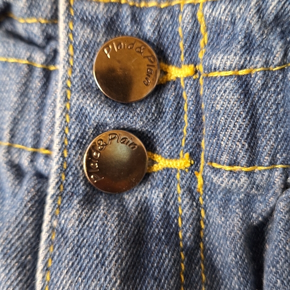 Ruffled Jean Shorts - Picture 4 of 6